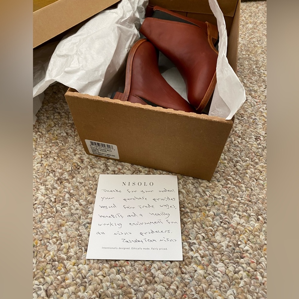 Nisolo Chelsea Leather Boot Brandy Size 9 only worn once - Picture 12 of 14